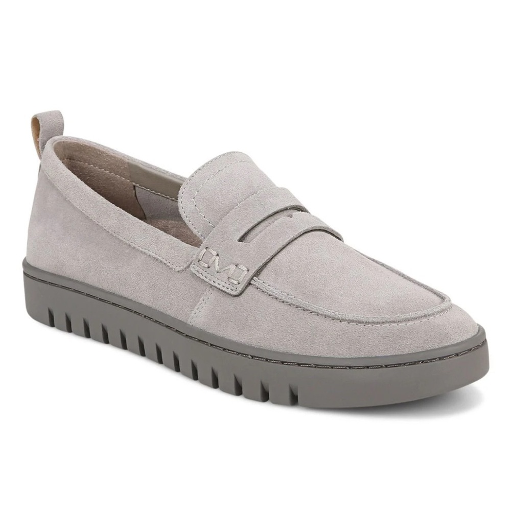 Vionic Uptown Loafer Light Gray Suede size 8M New in Box